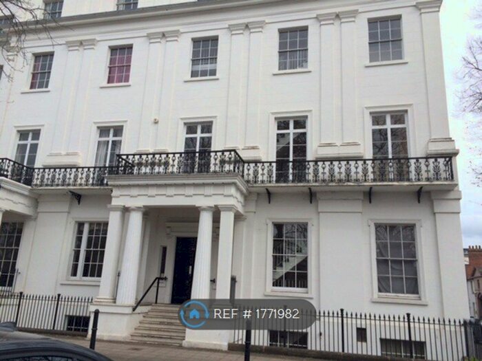 2 Bedroom Flat To Rent In Clarendon Square, Leamington Spa, CV32