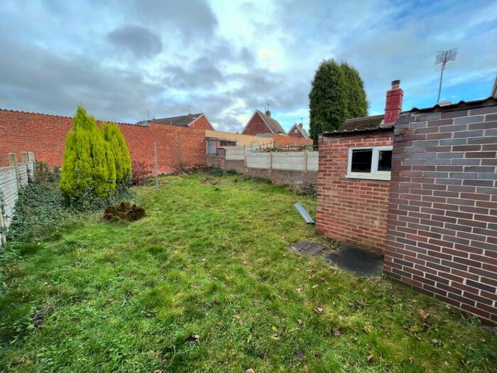 3 Bedroom SemiDetached House For Sale In The Oval, Russells Hall