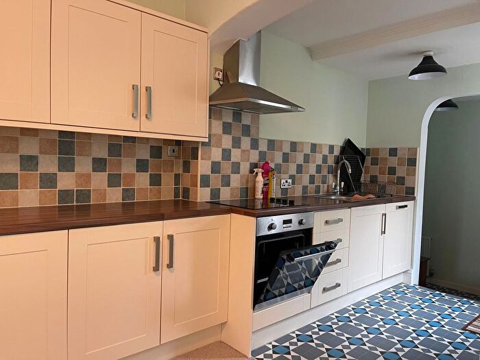 2 Bedroom Flat To Rent In Ninian Road, Cardiff, CF23