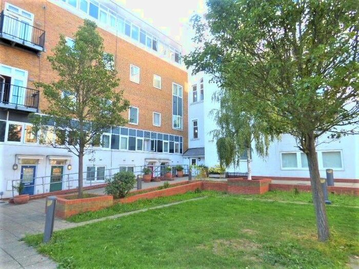 2 Bedroom Flat To Rent In Onyx Mews, Vicarage Lane, Stratford, E15