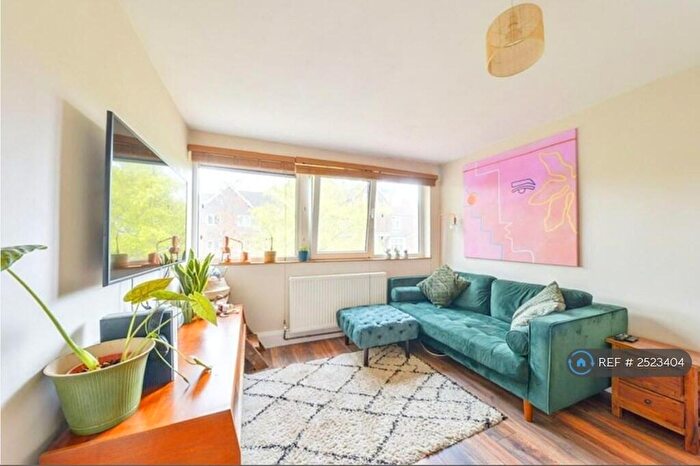 1 Bedroom Flat To Rent In Thirlestane, St. Albans, AL1