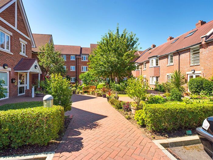 1 Bedroom Property To Rent In Brighton Road, Horsham, RH13