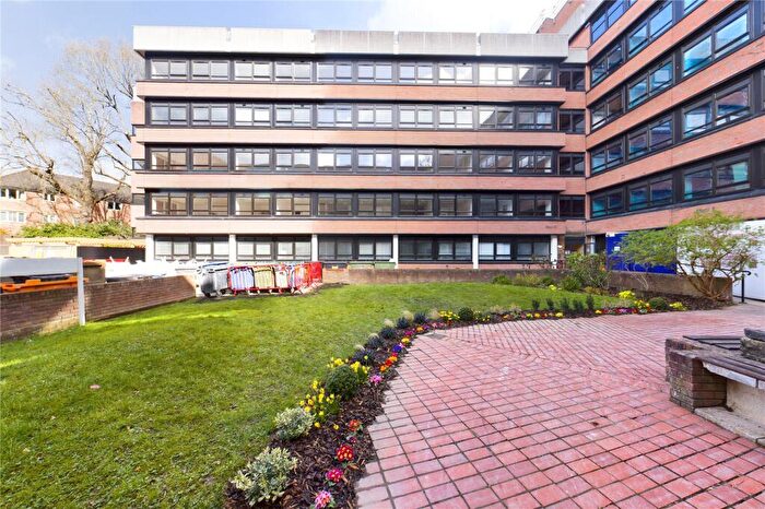 Apartment To Rent In Wood Street, East Grinstead, West Sussex, RH19