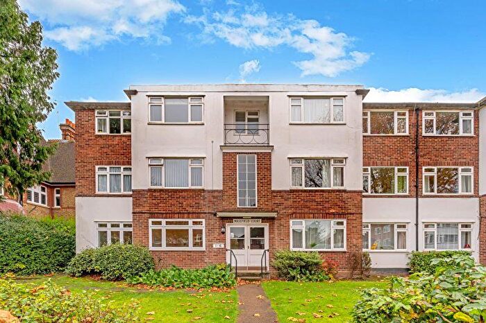 2 Bedroom Flat To Rent In Lovelace Road, Surbiton, KT6