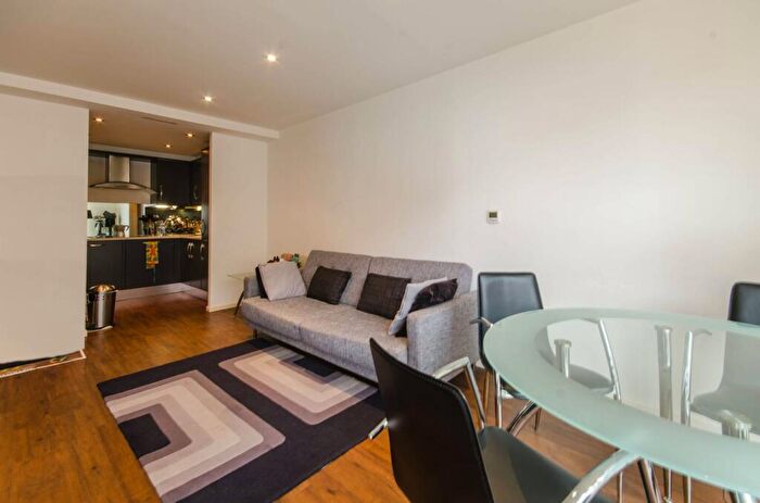 1 Bedroom Flat To Rent In The Oxygen, Royal Docks, London, E16