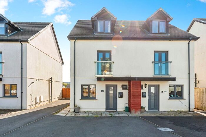 3 Bedroom Semi-detached House For Sale In Llys Y Foryd, Kidwelly, Carmarthenshire, SA17