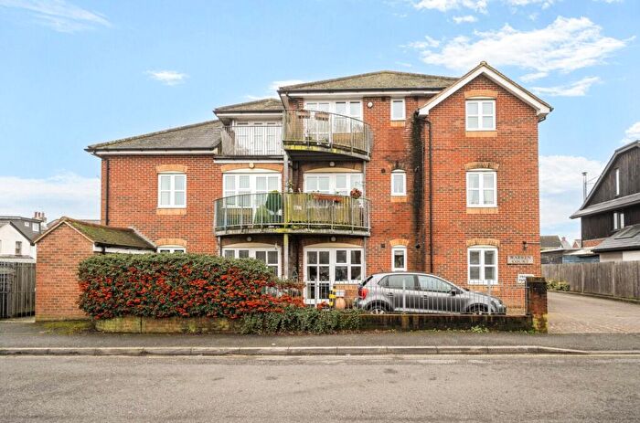 1 Bedroom Apartment For Sale In Ackender Road, Alton, Hampshire, GU34
