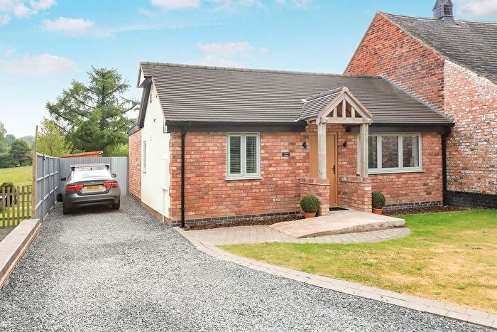 2 Bedroom Semi-Detached Bungalow For Sale In Penncroft Lane, Penn Common, Wolverhampton, WV4