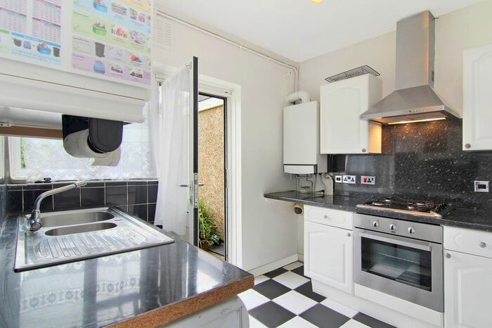 2 Bedroom Maisonette To Rent In Surridge Gardens, Crystal Palace SE19