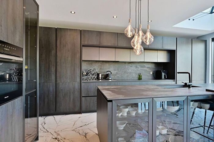 6 Bedroom Semi-Detached House For Sale In Holland Avenue, Wimbledon Common, London, SW20