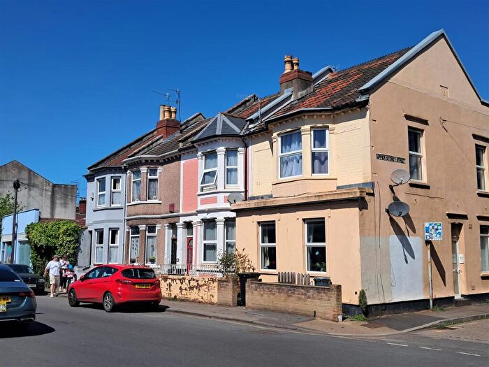 2 Bedroom House To Rent In North Street, Bedminster, Bristol, BS3