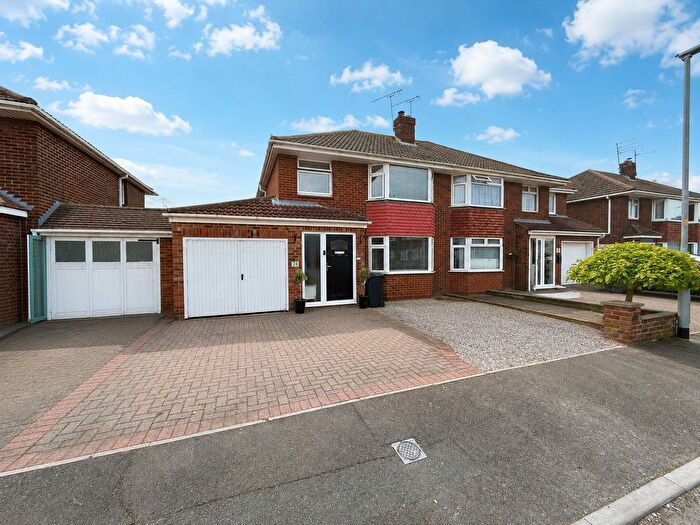 3 Bedroom Semi-Detached House For Sale In Bucklebury Close, Swindon, SN3