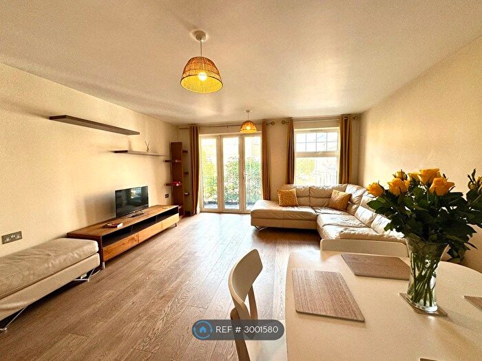 2 Bedroom Flat To Rent In Mill Cross Court, Brentford, TW8