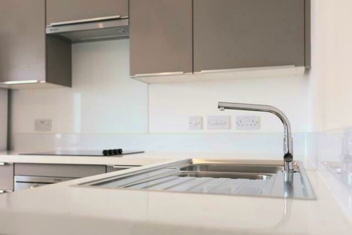 1 Bedroom Flat To Rent In Victoria Avenue, SS2