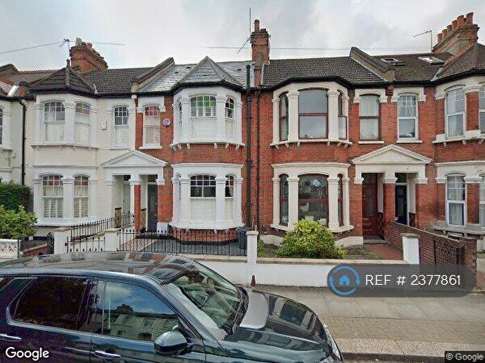 2 Bedroom Flat To Rent In Laitwood Road, London, SW12
