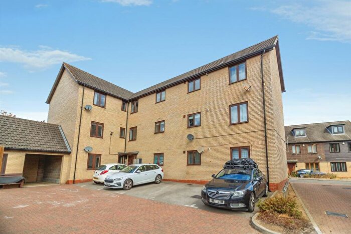 2 Bedroom Flat For Sale In Kelling Way, Broughton, Milton Keynes, MK10
