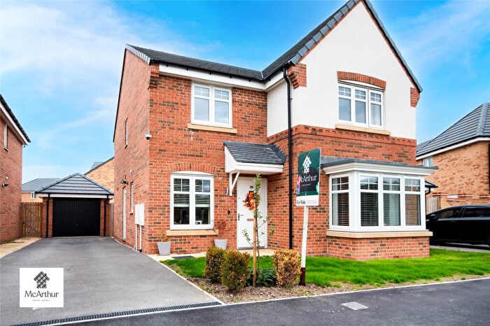 4 Bedroom Detached House For Sale In Awsworth Place, Harworth & Bircotes, Doncaster, DN11