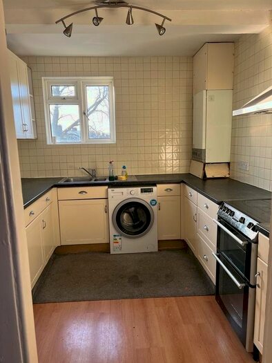 3 Bedroom Flat To Rent In Ruislip Manor, Ruislip HA4