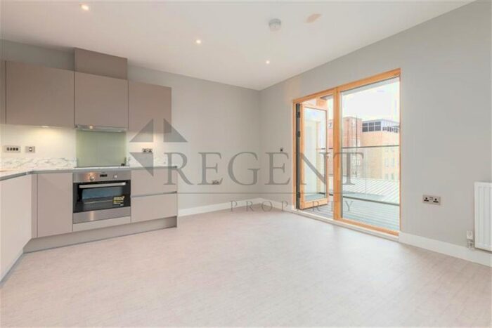 1 Bedroom Flat To Rent In Mackenzie House, School Passage, UB1