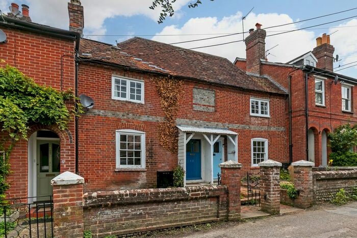 2 Bedroom Cottage To Rent In Park Lane, Twyford, Winchester, SO21