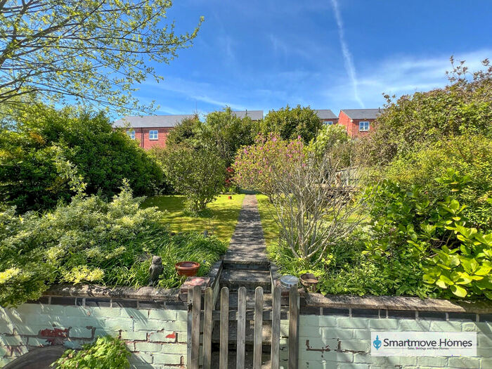 3 Bedroom Detached Bungalow For Sale In The Common, Crich, DE4