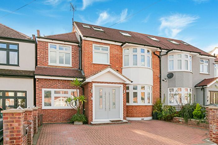 7 Bedroom Semi Detached House For Sale In Harewood Road, Isleworth, TW7