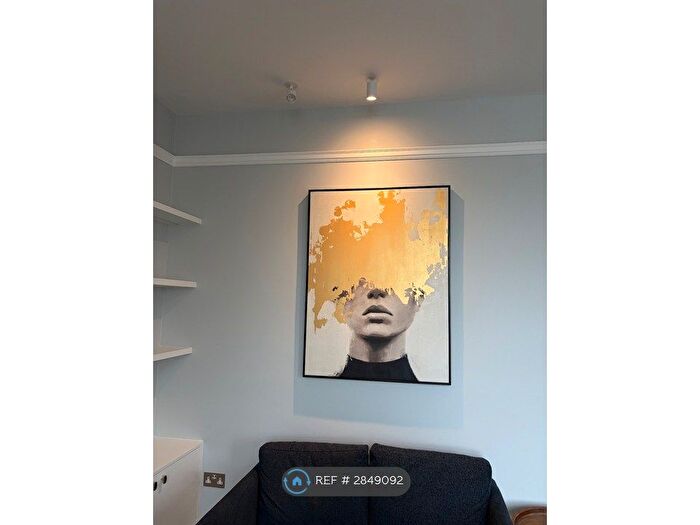 2 Bedroom Flat To Rent In Mercers Road, London, N19