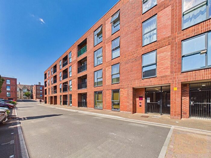 1 Bedroom Flat To Rent In Kiln Close, Gloucester, GL1