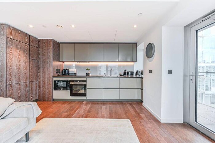 2 Bedroom Flat To Rent In Aurora Gardens, Battersea Power Station, London, SW11