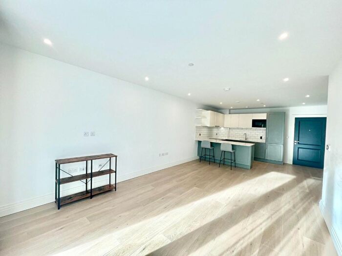 2 Bedroom Flat To Rent In Filmworks Walk, London, W5