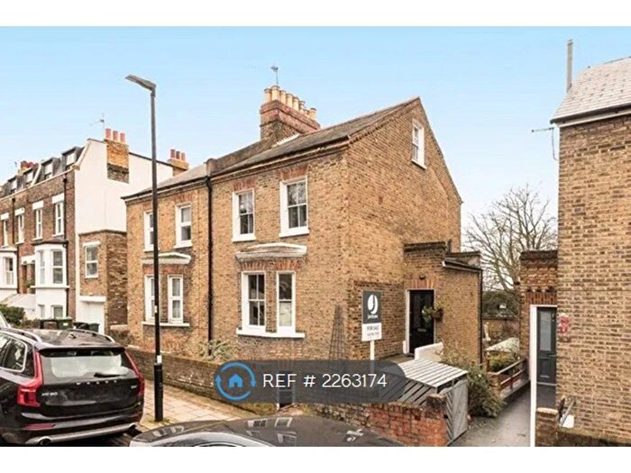 4 Bedroom Semi-Detached House To Rent In Angles Road, London, SW16
