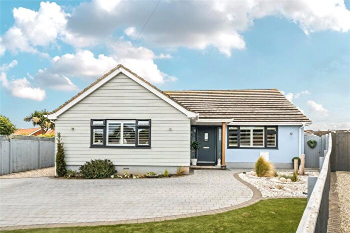 3 Bedroom Bungalow For Sale In Albany Close, Barton On Sea, New Milton, Hampshire, BH25