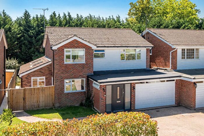 4 Bedroom Detached House For Sale In Woking, GU22