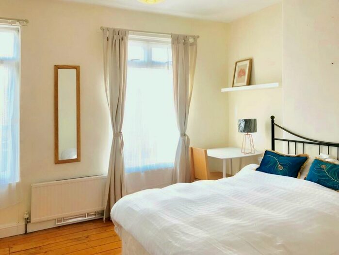 3 Bedroom Terraced House To Rent In Horton Road, Rusholme, M14