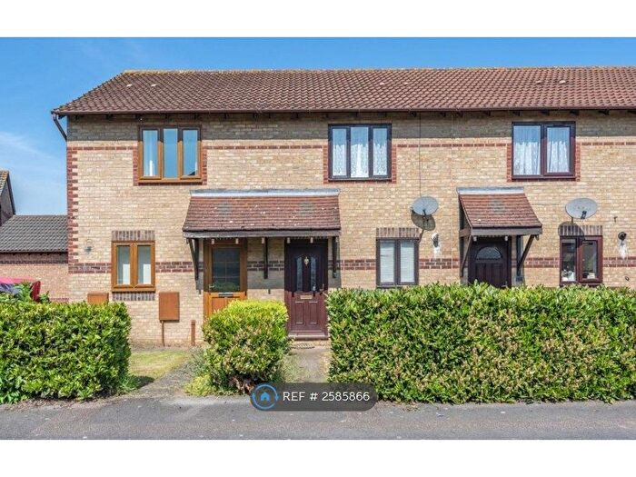 2 Bedroom Terraced House To Rent In Pine Close, Bicester, OX26