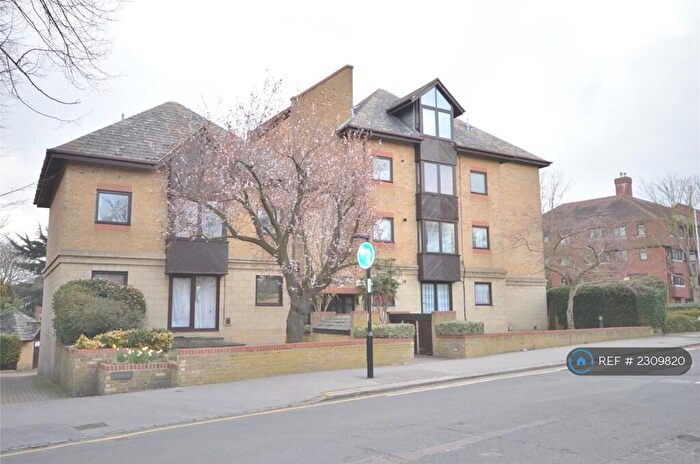 2 Bedroom Flat To Rent In Mayfair Court, Croydon, CR0
