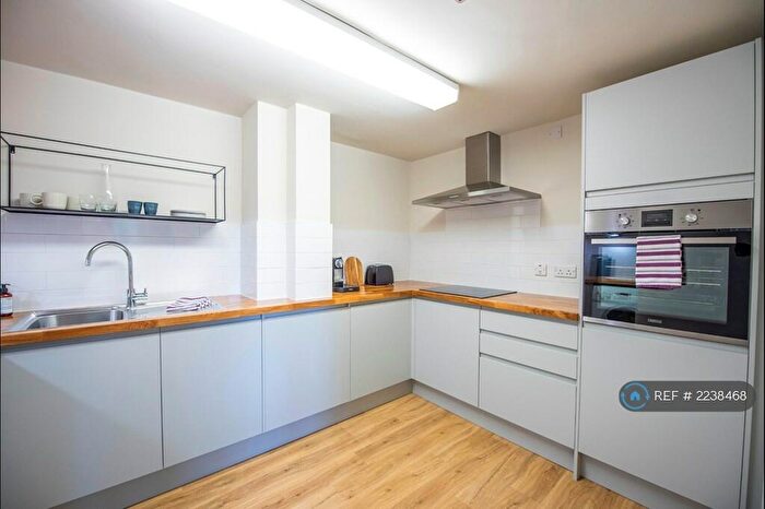 1 Bedroom Flat To Rent In Claverton Court, Chester, CH4