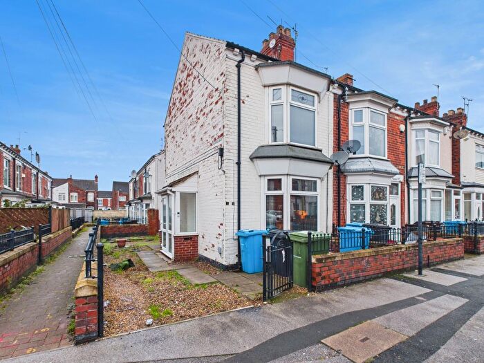 2 Bedroom End Of Terrace House For Sale In De La Pole Avenue, Hull, East Riding Of Yorkshire, HU3