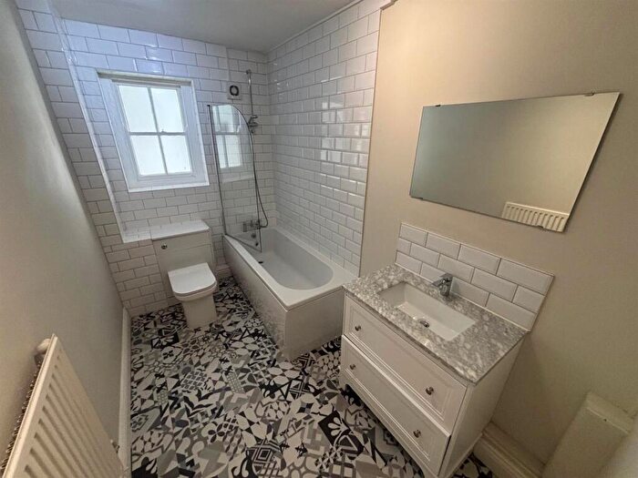 1 Bedroom Flat To Rent In London Road, Cheltenham, GL52