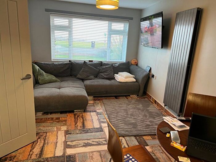 2 Bedroom Flat To Rent In Japonica Court, Marine Parade East, Clacton-On-Sea, CO15