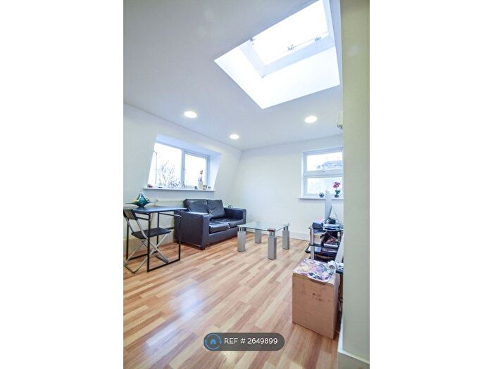 1 Bedroom Flat To Rent In Edith Road, London, W14