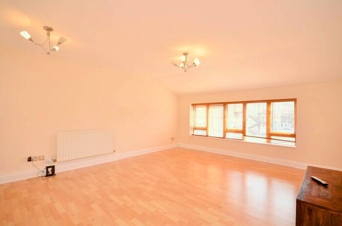 2 Bedroom Flat To Rent In Redan Place, Queensway, London W2