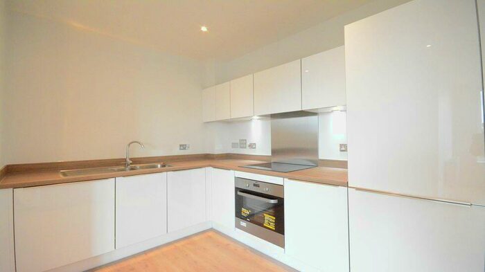 2 Bedroom Apartment To Rent In Ringside, Bracknell, RG12