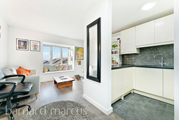 1 Bedroom Flat To Rent In St. Benedicts Close, London, SW17