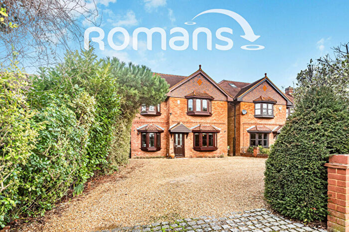 5 Bedroom Detached House To Rent In Voller Drive, RG31