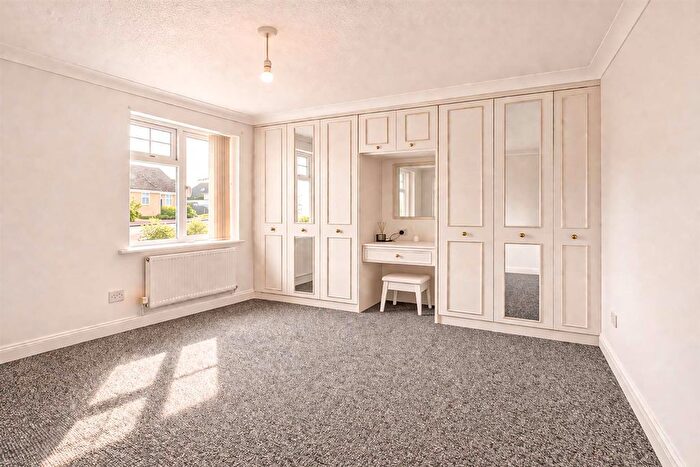 2 Bedroom Detached Bungalow For Sale In Hinton View, Haddenham, Ely, CB6