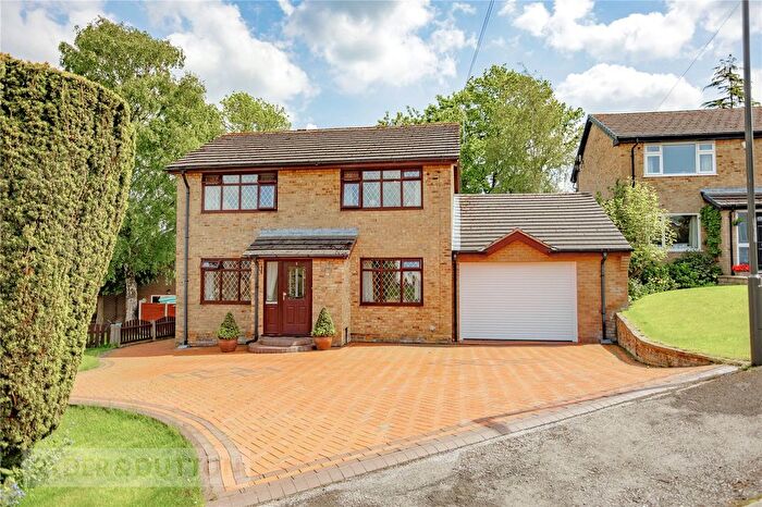 4 Bedroom Detached House For Sale In Spring Rise, Glossop, Derbyshire, SK13