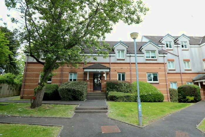 2 Bedroom Flat To Rent In Cartbank Grove, Glasgow, G44