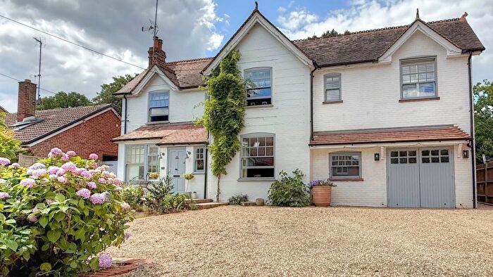 5 Bedroom Detached House For Sale In St. Marys Road, Liss, Hampshire, GU33