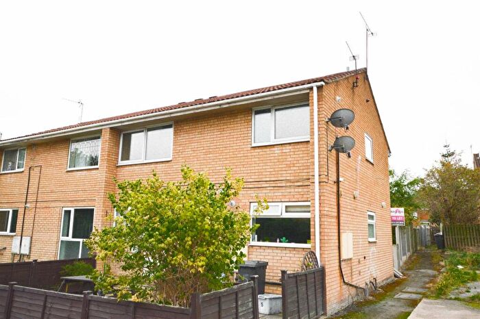 2 Bedroom Flat To Rent In Meadowcroft Rise, Westfield, S20